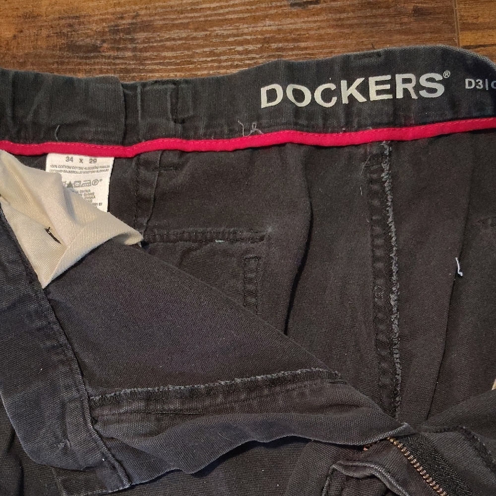 Dockers Men's 34x29 Dark Gray Cargo Pants - Picture 2 of 7